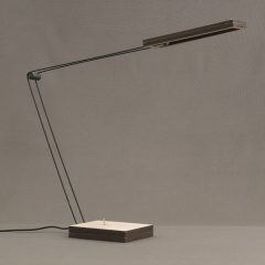 MYLAMP SVARTNI FA ASZTALI LÁMPA ZENGOVARI