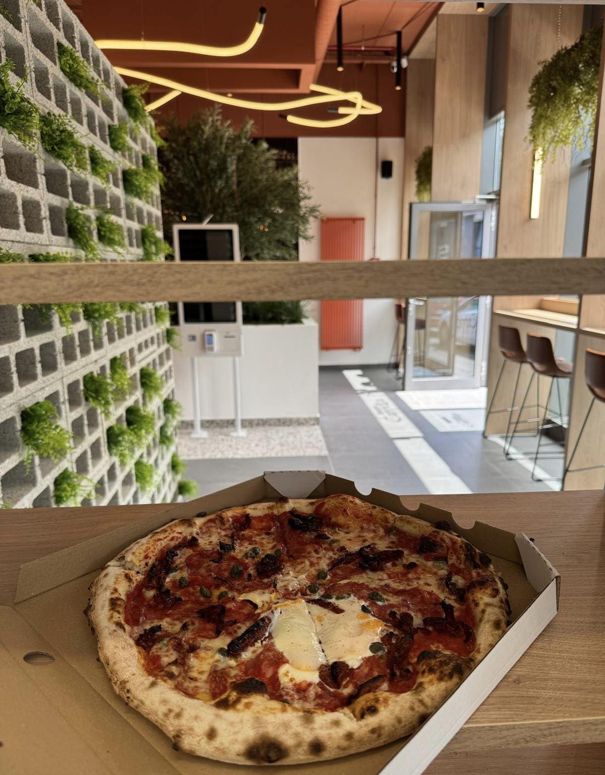 Az enteriőr tervezés Rodolfója G.Design - új referencia PIZZA CAPPELLA SOPRON -